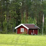 Anno 1721 Uten Internett, Strom, Vann - Men Med Rodmalt Utedo *