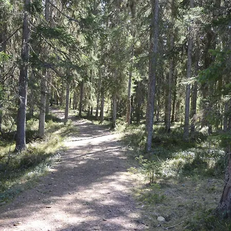 Anno 1721 Uten Internett, Strom, Vann - Men Med Rodmalt Utedo Ljørdal