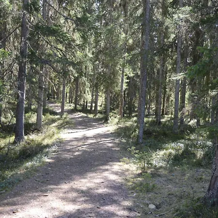 Anno 1721 Uten Internett, Strom, Vann - Men Med Rodmalt Utedo Ljørdal