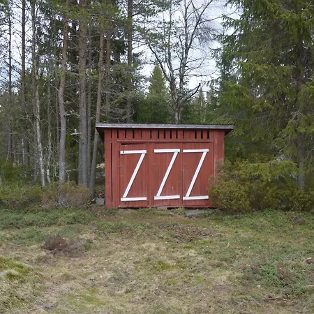 Anno 1721 Uten Internett, Strom, Vann - Men Med Rodmalt Utedo Ljordal