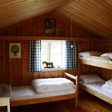 Anno 1721 Uten Internett, Strom, Vann - Men Med Rodmalt Utedo Apartment Ljordal
