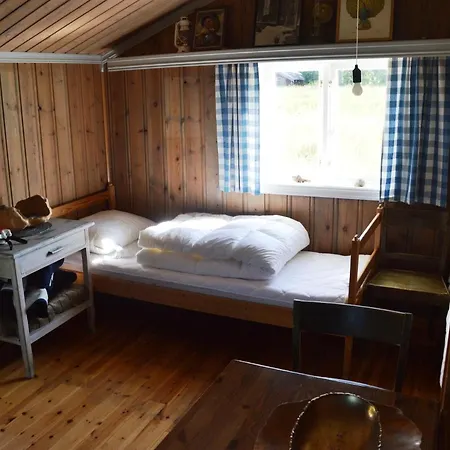 Anno 1721 Uten Internett, Strom, Vann - Men Med Rodmalt Utedo *